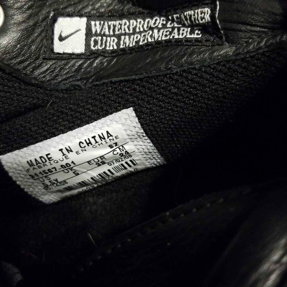 Nike Boots - Picture 3 of 3